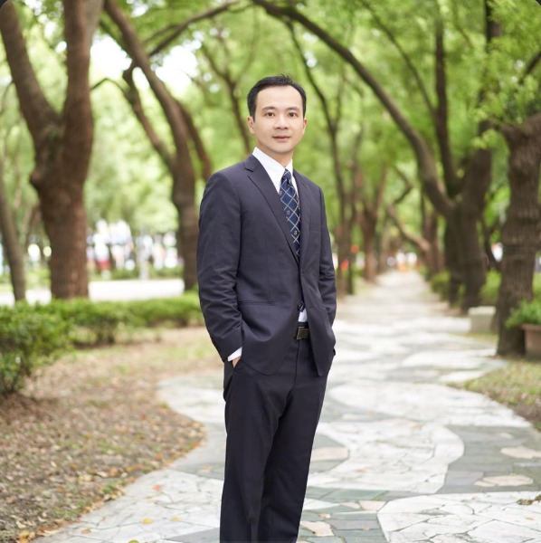 黃義偉律師